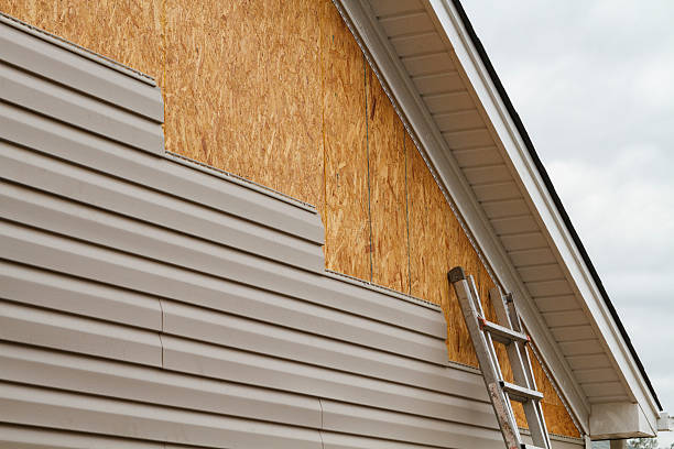 Professional Siding technician working in Rochester, PA